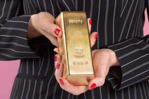 How to Care for a 1 Gram Gold Coin You Bought for Investment Purposes