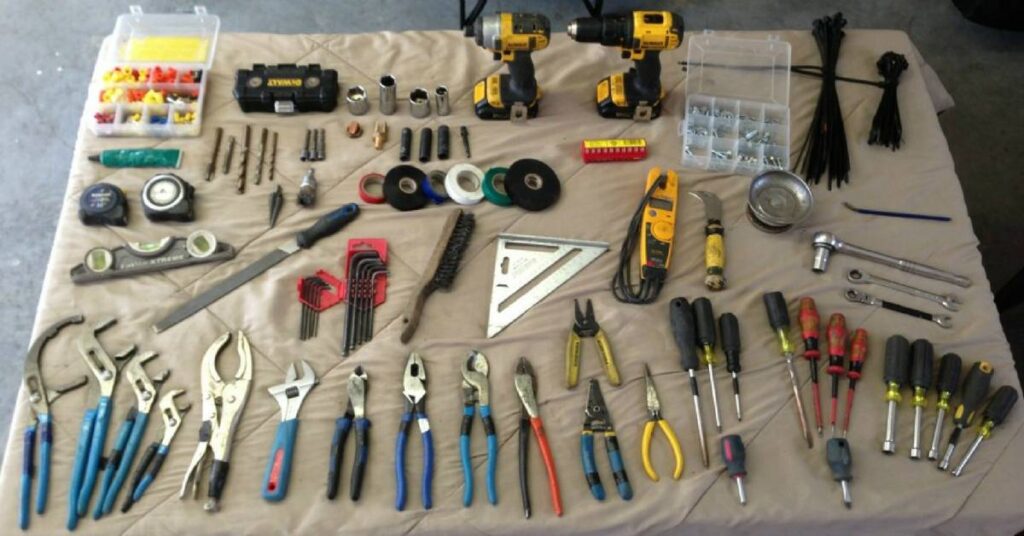 Electrical Tools That Every Pro Electrician Needs