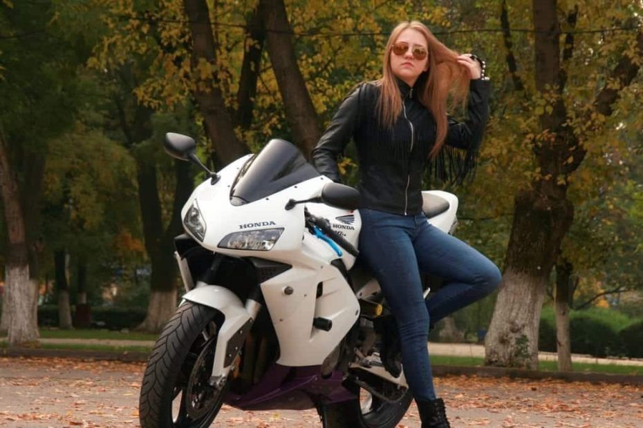 Women’s motorcycle riding gear
