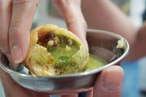 Mouth-Watering Street Foods in the Eateries of Dubai