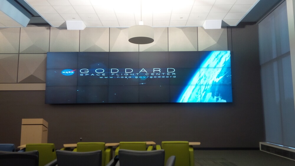 display your presentation using a video wall