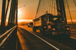Freight Forwarder vs Broker
