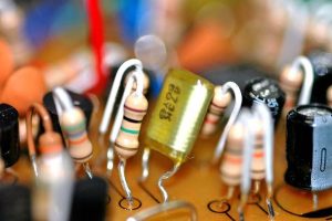 Strategies for Selling Electronics in a Competitive Market