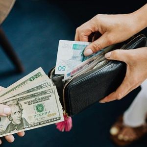How to Save Big on USD-CAD Conversions in Toronto