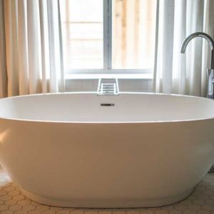 Oval Freestanding Tubs and the Bathroom Layouts They Work Best In