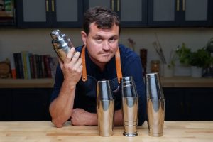 What Bartenders Prioritize When Choosing an Insulated Cocktail Shaker for Service